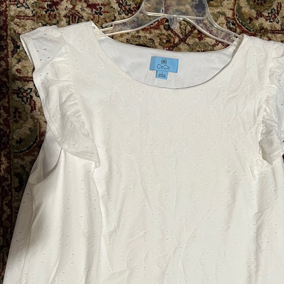 CeCe White Eyelet Blouse with Ruffle Sleeves Size Large - Picture 2 of 5
